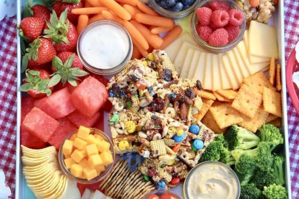 Summer grazing tray